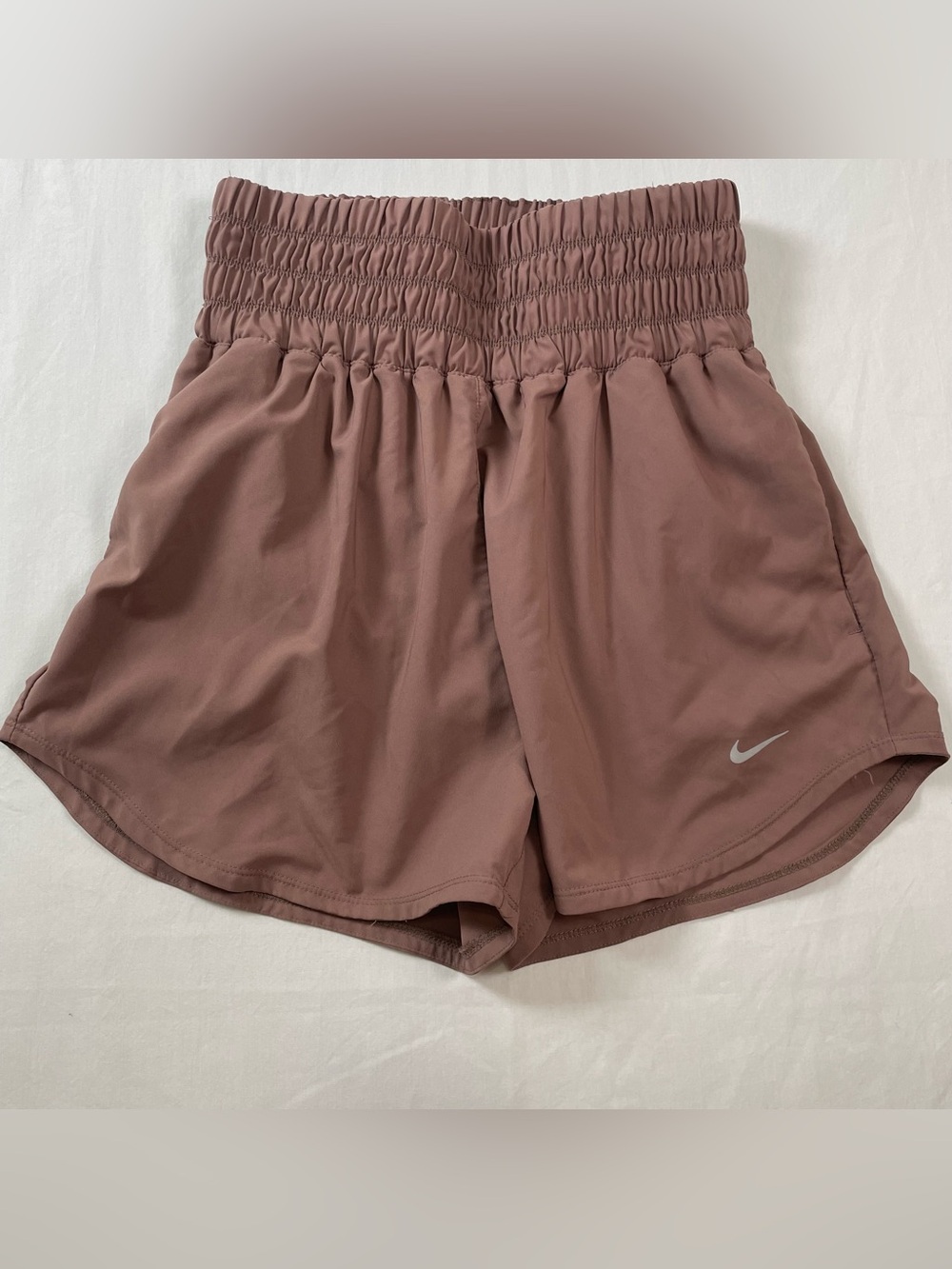 Nike Women's Dri-FIT One High-Waisted 2-in-1 Athletic Running Shorts Mauve med